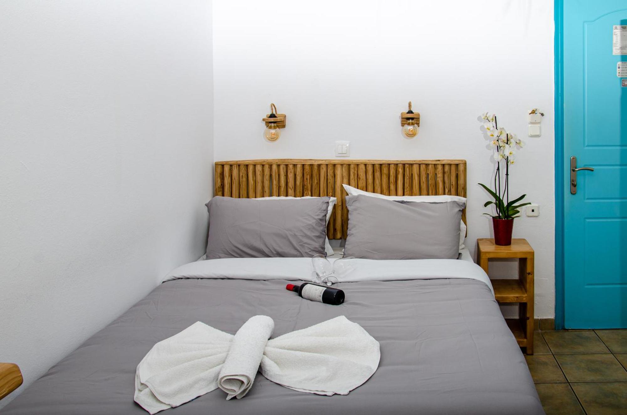 Hotel Livadia Parikia  Bagian luar foto