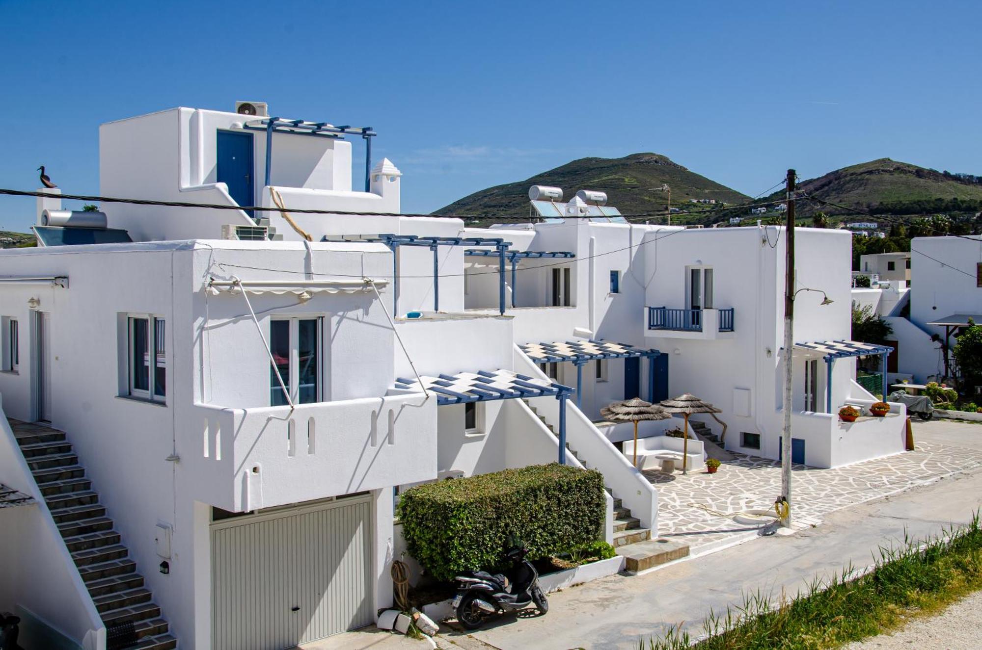 Hotel Livadia Parikia  Bagian luar foto