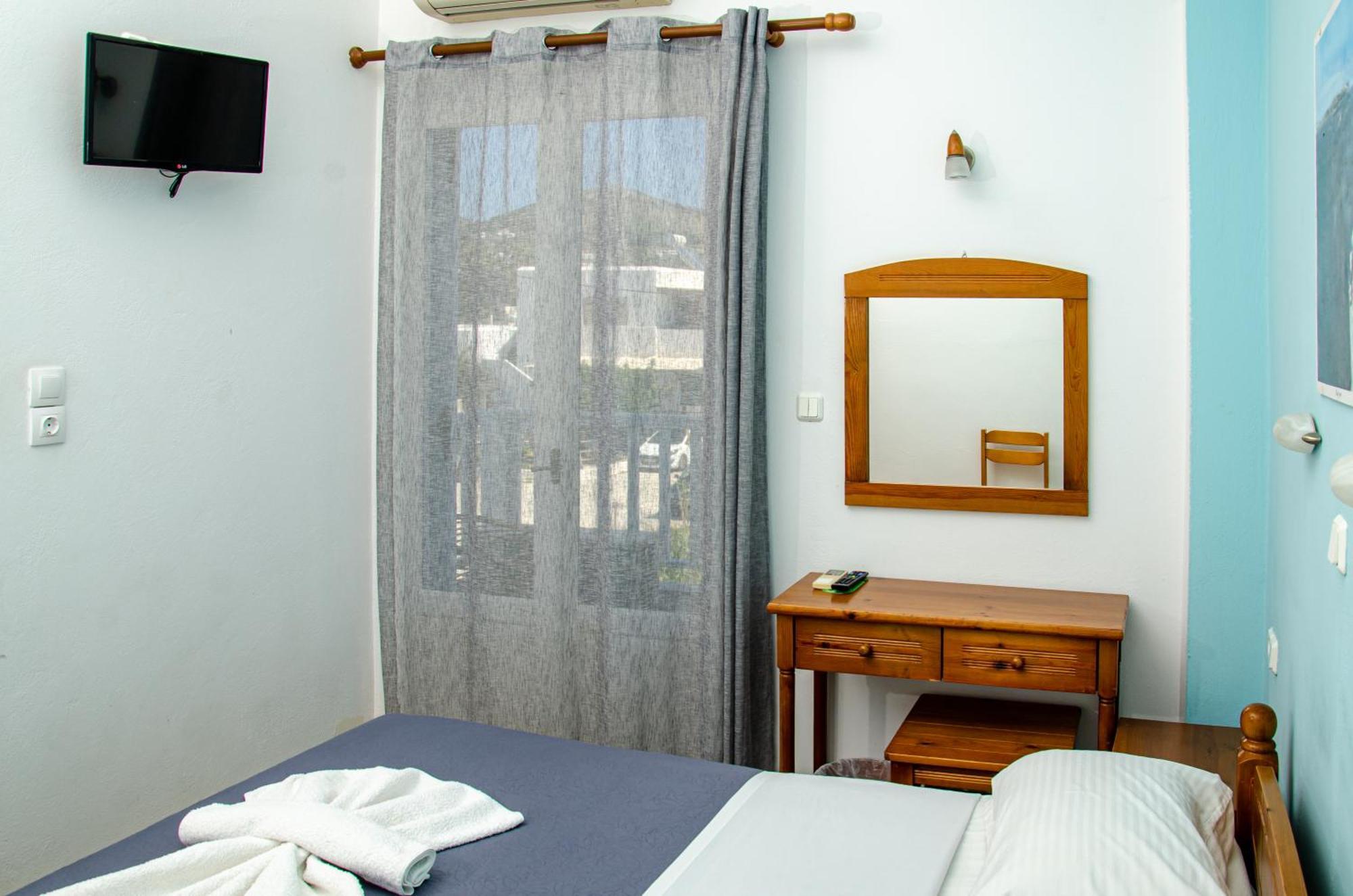 Hotel Livadia Parikia  Bagian luar foto